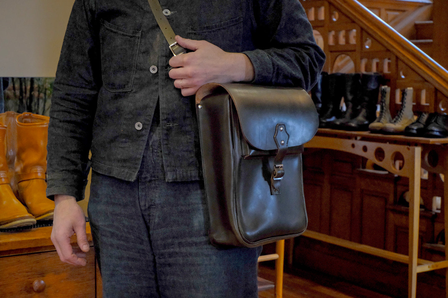 Unsung Medic Bag in W&C Olive Latigo